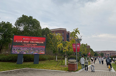 図1：大学キャンパス内での建橋杯の対局場。